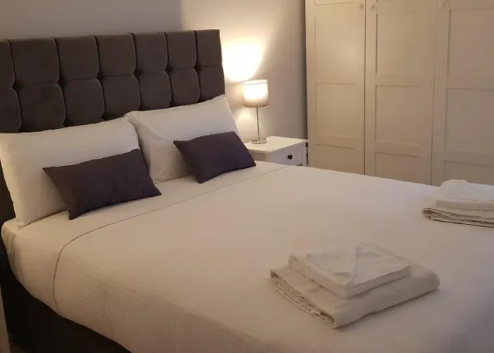 In The Heart Of Town Apartment